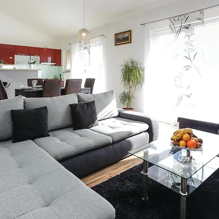 Διαμέρισμα Three-bedroom In Donja *