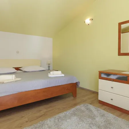 Three-bedroom In Donja * Ostrvica