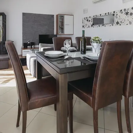 Three-bedroom In Donja * Ostrvica