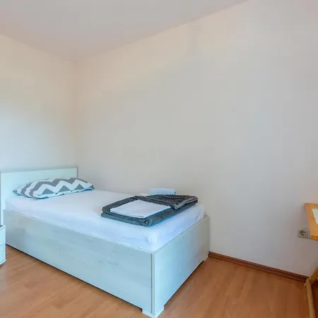 Three-bedroom In Donja Διαμέρισμα Ostrvica