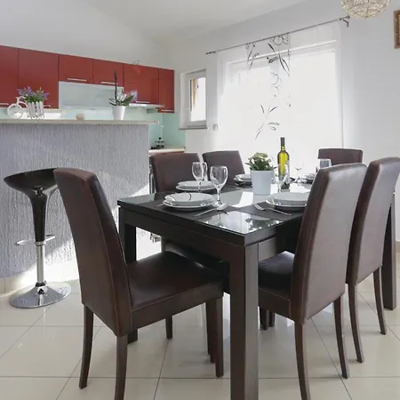 Apartment Lovely In Donja Ostrvica