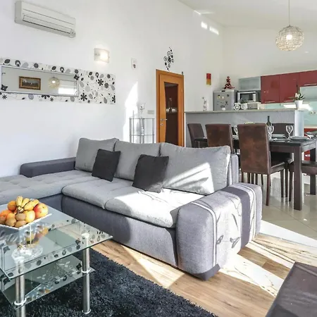 Lovely In Donja Apartment